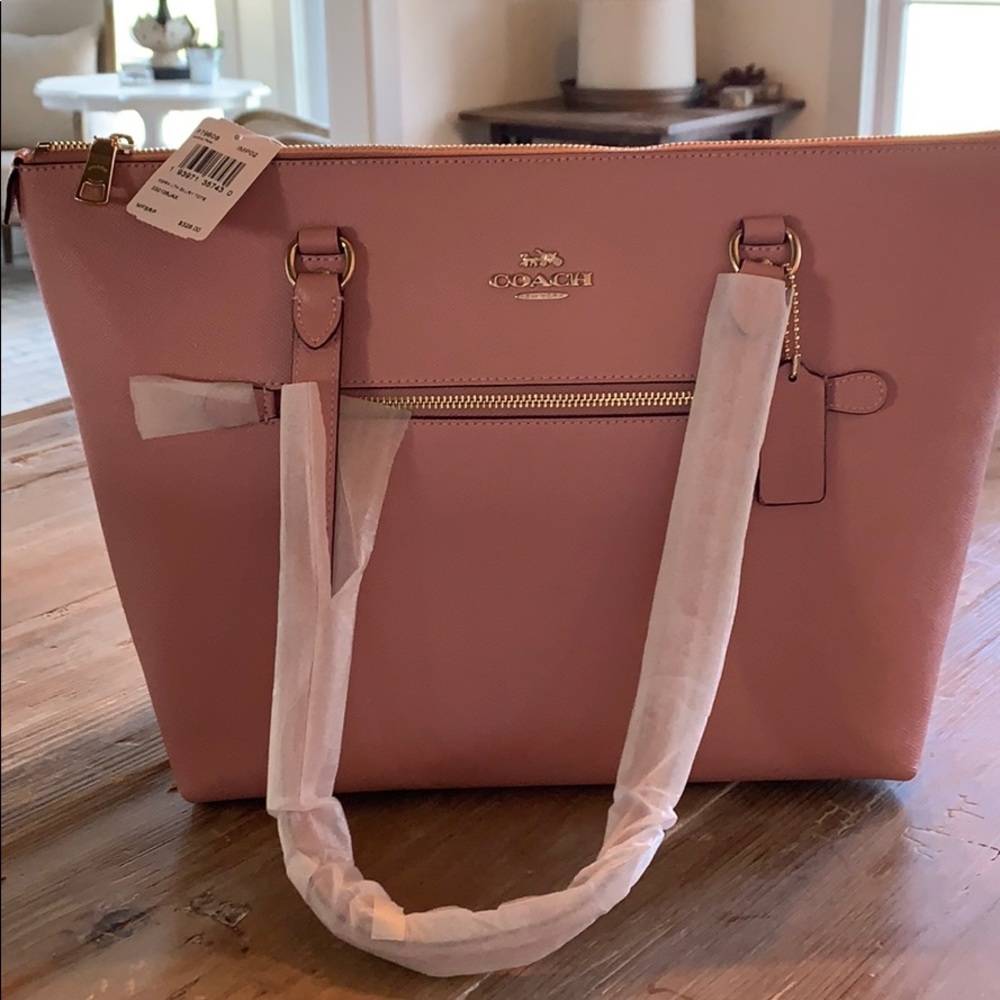 Authentic Coach Leather Gallery Tote  NWT
